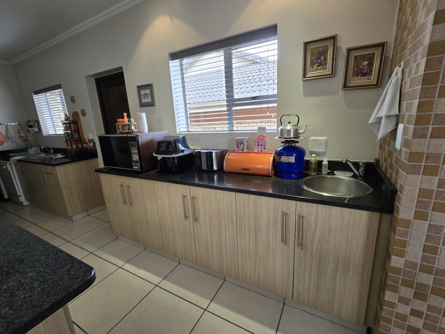 3 Bedroom Property for Sale in Dormehls Drift Western Cape